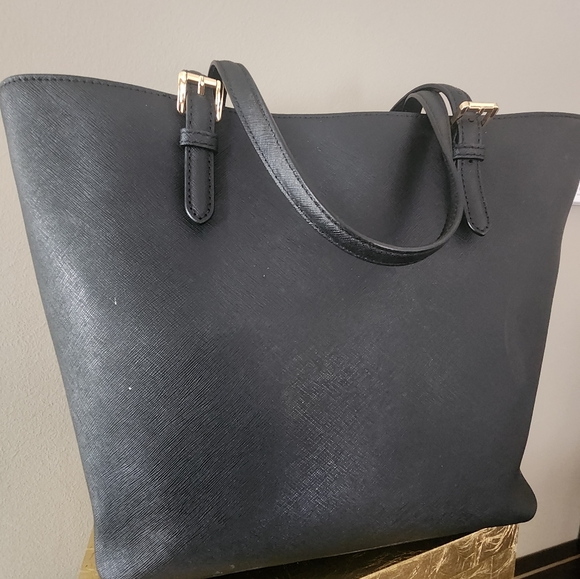 Michael Kors Jet Set Item Multifunction Black  patent Leather Pocket Tote Bag - Picture 5 of 14